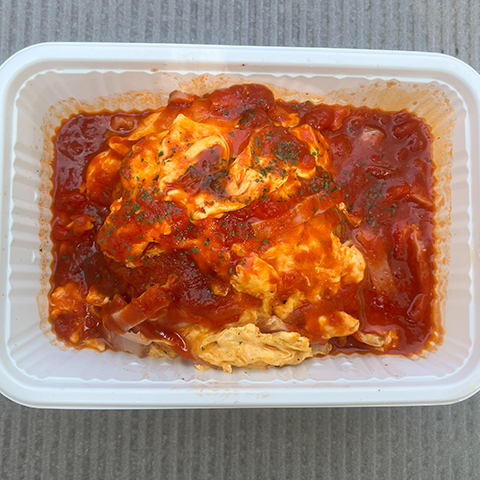 トマトソースオムライス